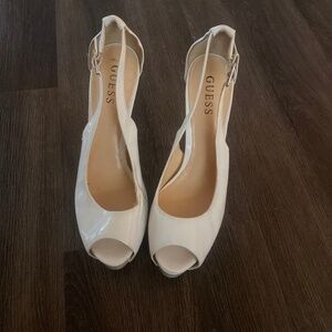 Brand new size 9 Guess